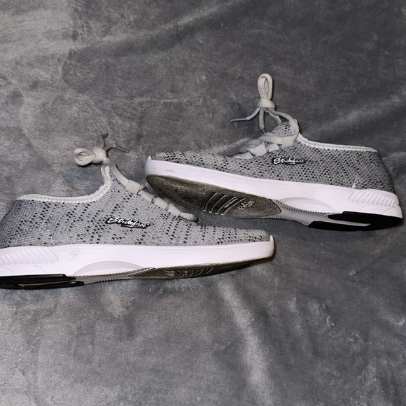 Strikeforce Bowling Shoes 6.5 - Picture 3 of 7